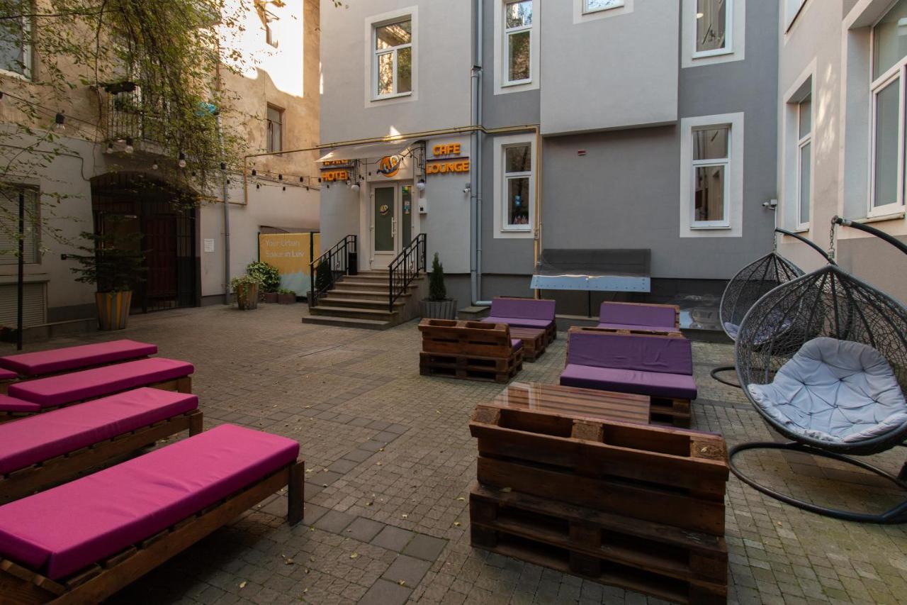 Stories Hub Aparthotel Lviv Buitenkant foto